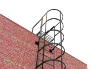Эвакуационная вертикальная лестница из металлической трубы и арматуры