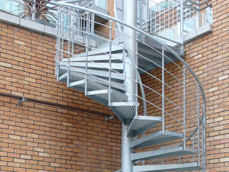 эвакуационная винтовая лестница